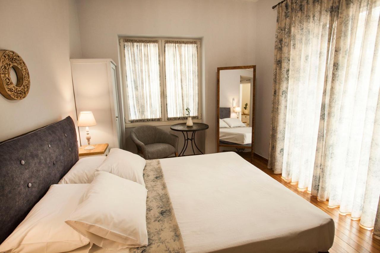 Lovely 1St Fl. Apt, With Balcony In Pagrati Атина Екстериор снимка