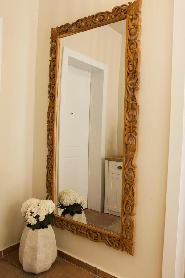 Lovely 1St Fl. Apt, With Balcony In Pagrati Атина Екстериор снимка