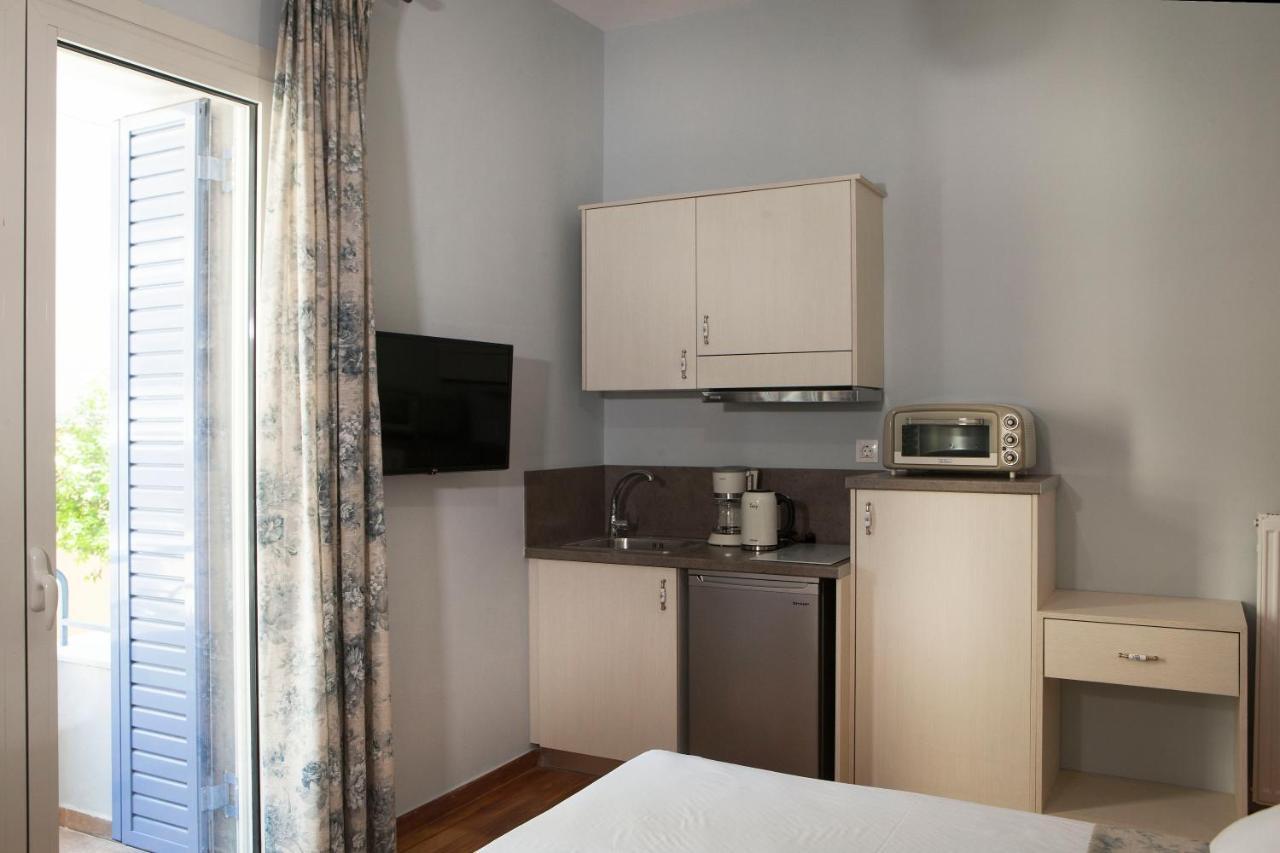 Lovely 1St Fl. Apt, With Balcony In Pagrati Атина Екстериор снимка